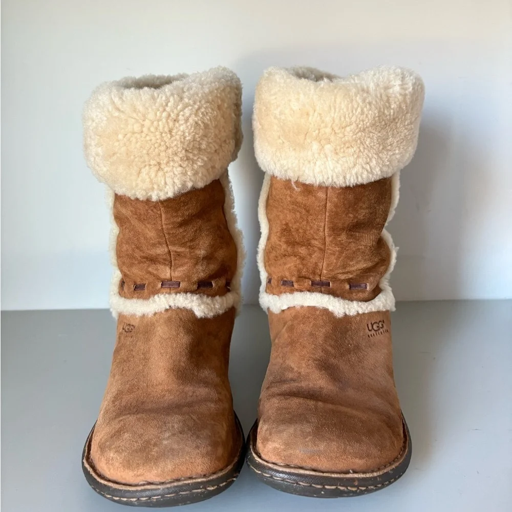 UGG Australia 5674 Elijo Suede Leather Sheepskin Winter Boots Size 9